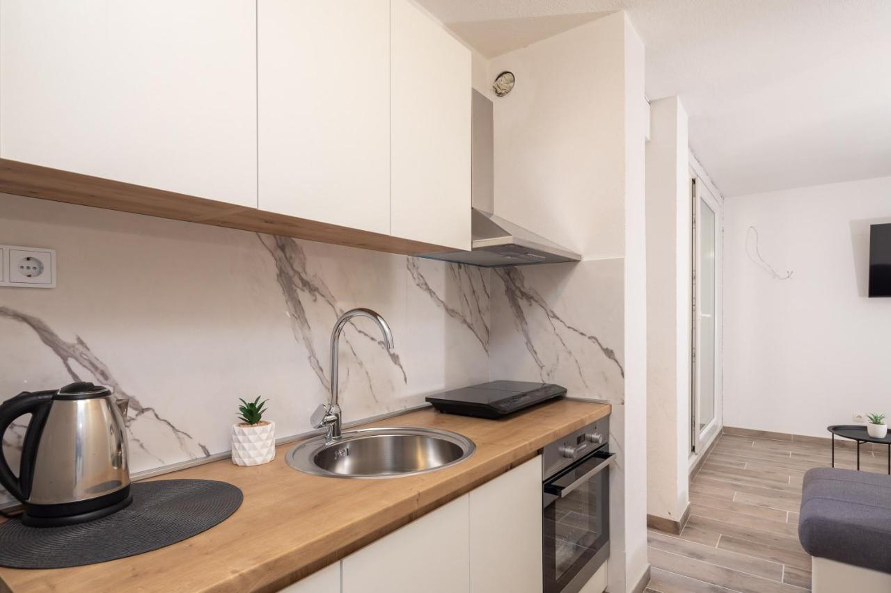 River Park Apartments Omiš Екстериор снимка