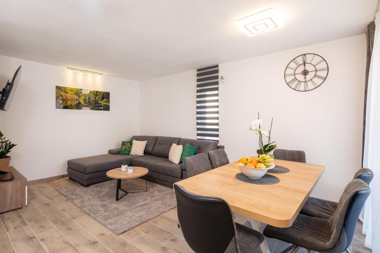 River Park Apartments Omiš Екстериор снимка